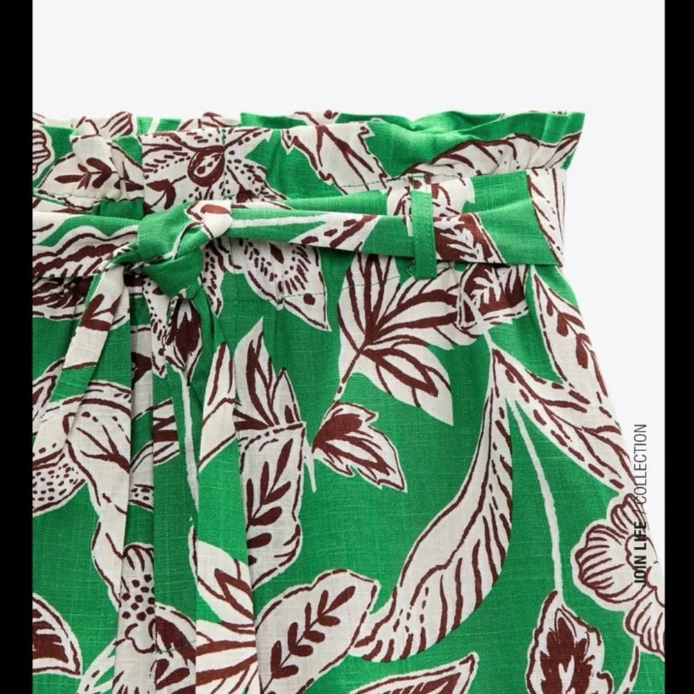 Zara Green, Brown Cream Leaf Print Paper Bag Shorts X-Small Excellent Condition